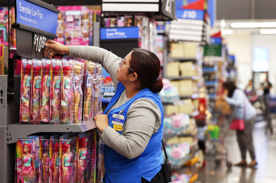 Can Walmart Employees Accept Tips